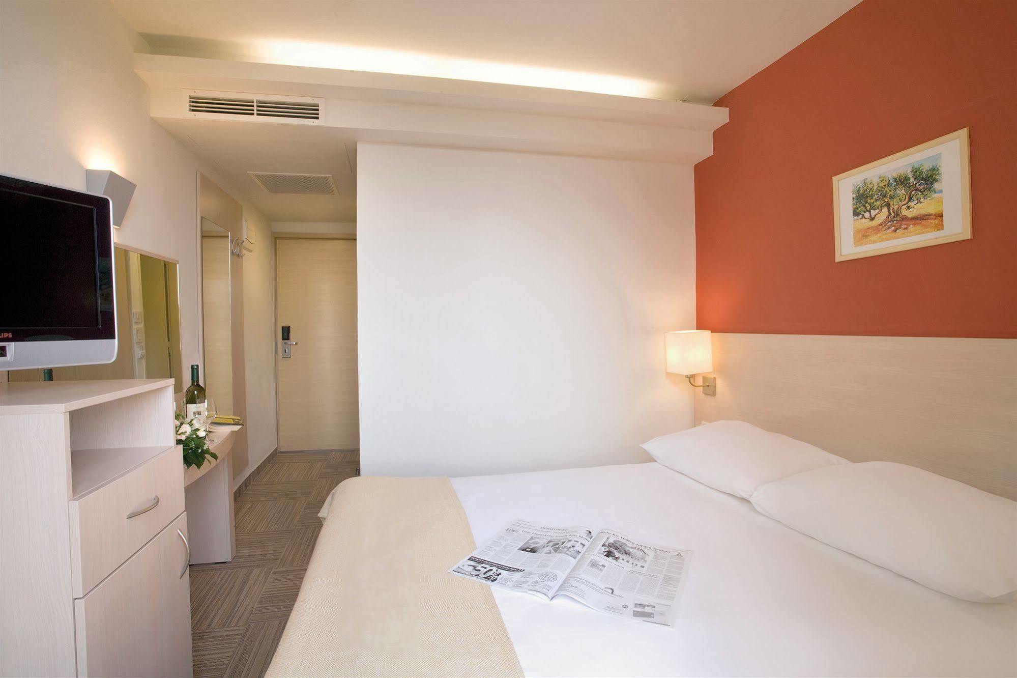 Sunny Porec By Valamar, Ex Crystal Ngoại thất bức ảnh